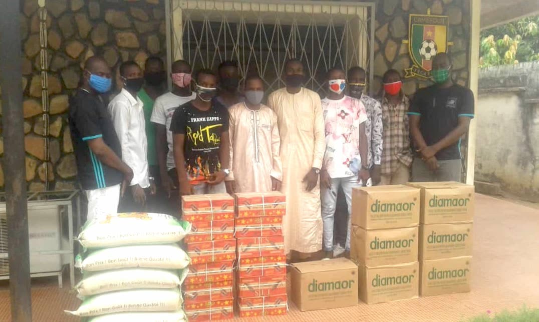 Le Nord distribue les kits alimentaires de la FECAFOOT aux joueurs amateurs