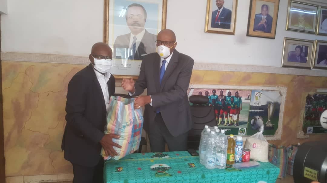 Covid-19 : la FECAFOOT distribue les dons de la Fondation Samuel Eto’o