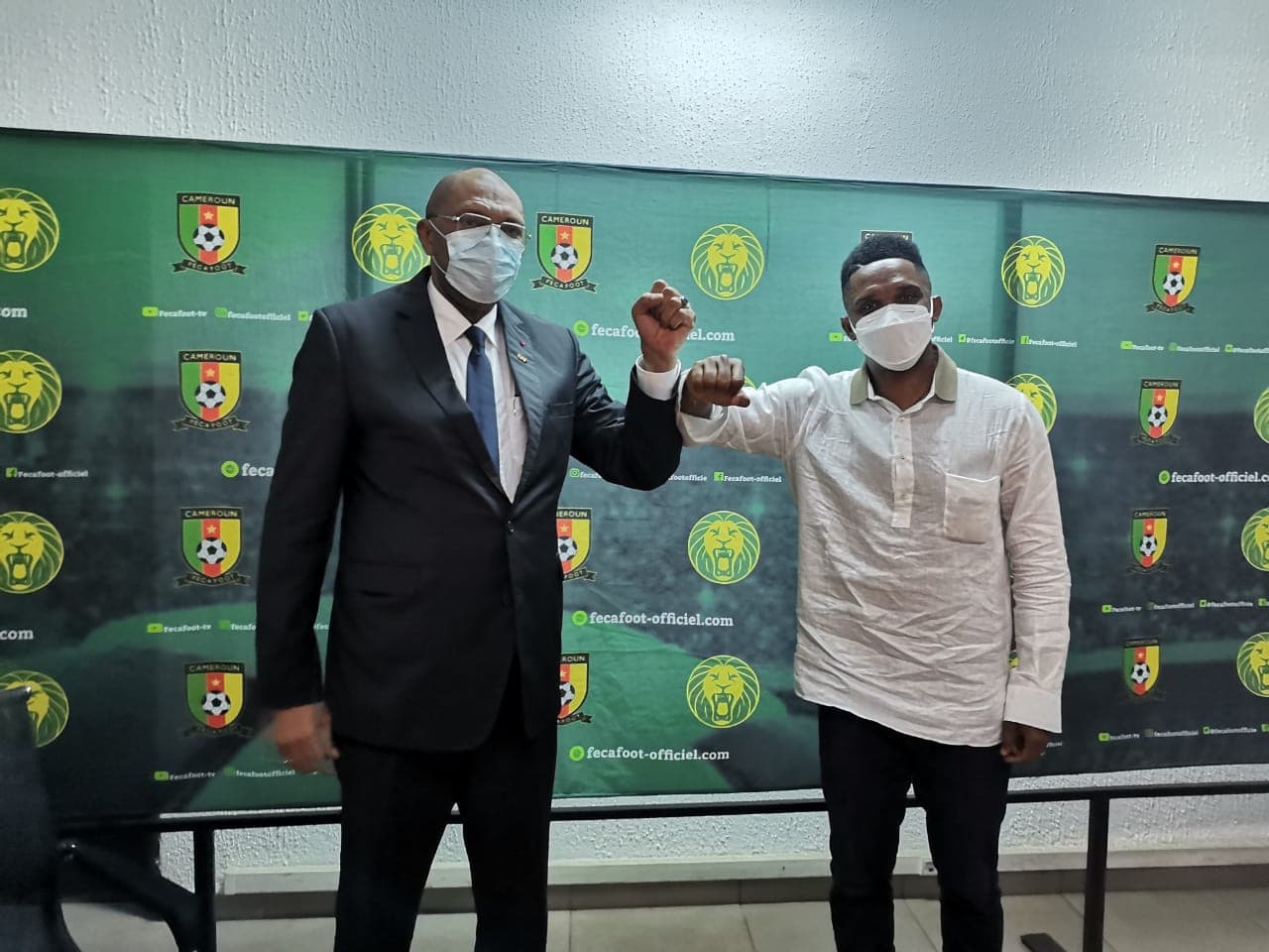 FECAFOOT : Passation de service entre Seidou Mbombo et Samuel Eto’o
