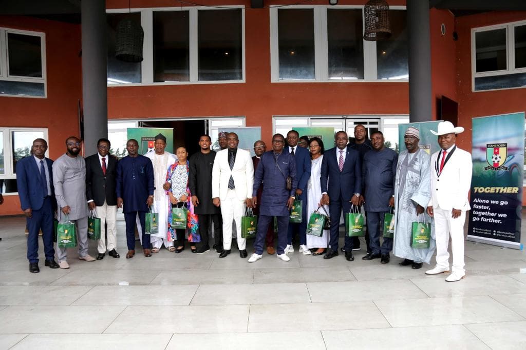 LE COMITÉ EXÉCUTIF DE LA FÉDÉRATION CAMEROUNAISE DE FOOTBALL EN REUNION À L’HÔTEL BEST WESTERN À DOUALA
