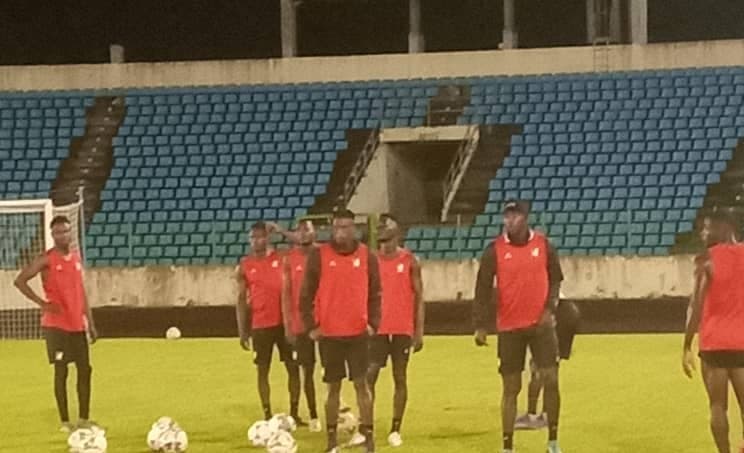 BARRAGES ALLER DU CHAN ALGÉRIE 2023 : LES LIONS INDOMPTABLES A PRIME ONT EFFECTUÉ LA RECONNAISSANCE DE L’ESTADIO DE MALABO