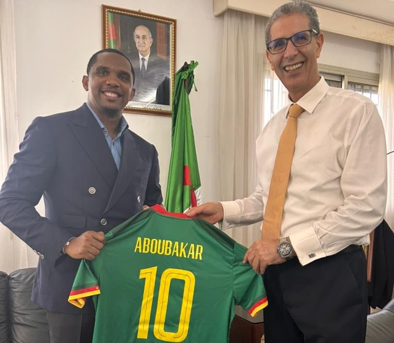 Samuel ETO’O reçu en audience par l’Ambassadeur d’Algérie au Cameroun