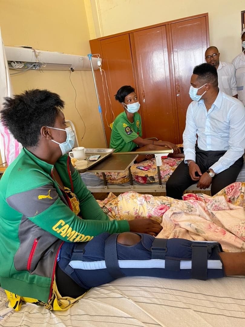SAMUEL ETO’O AU CHEVET DES VICTIMES DE LA BOUSCULADE D’OLEMBE